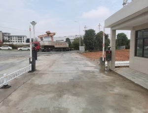 告別手工登記，效率提升看得見！——車牌識(shí)別道閘助力長沙開福區(qū)采砂場智慧升級(jí)